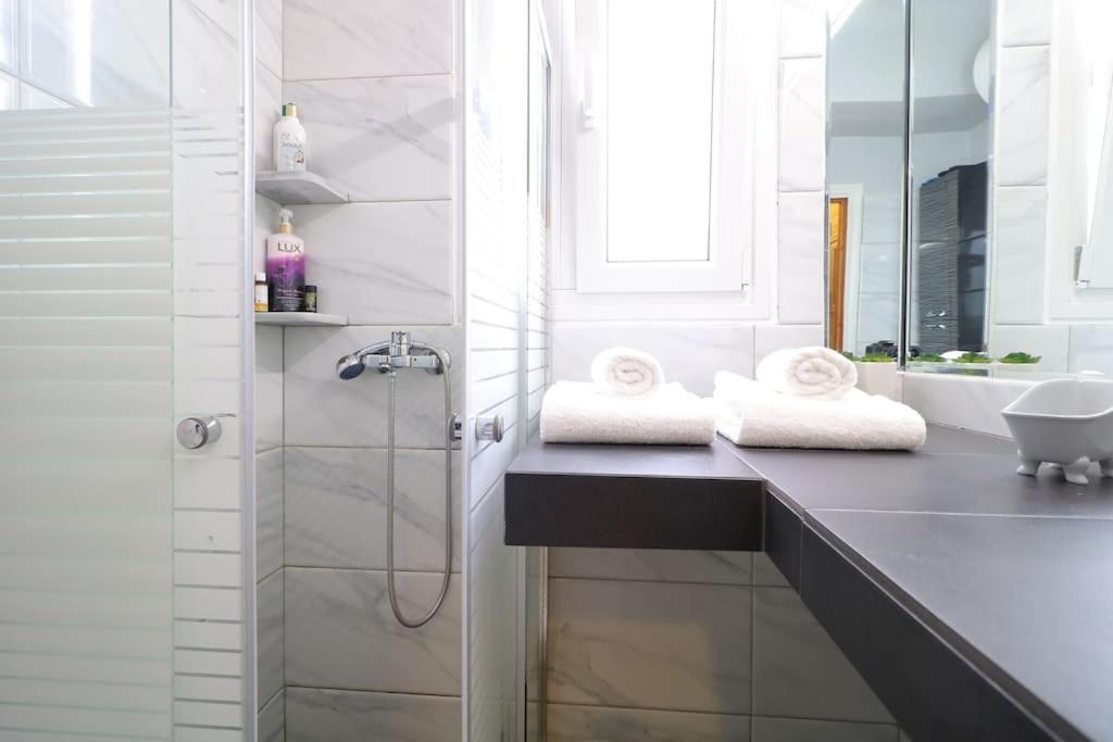 Restful Apartment - Syntagma Square เอเธนส์ ภายนอก รูปภาพ